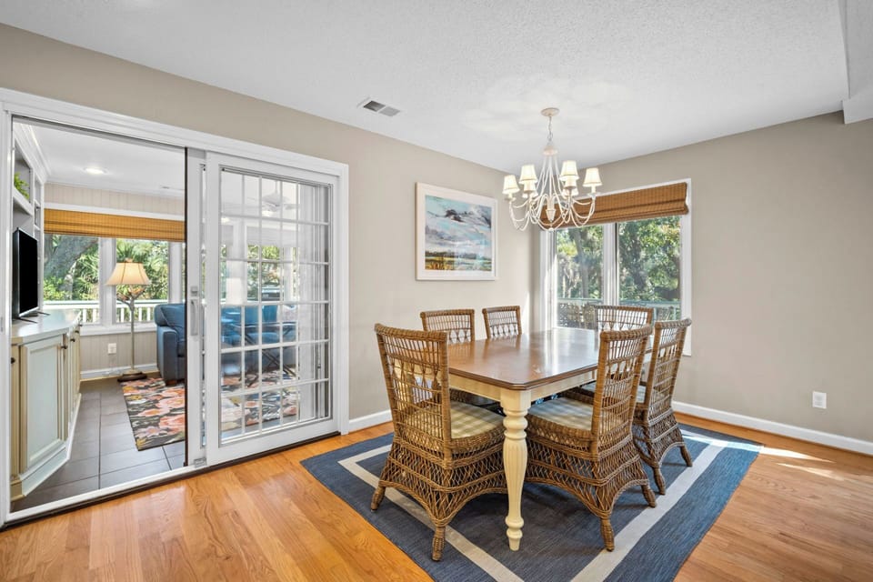 Dining Room with Sunroom Access