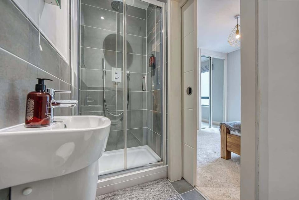 En-suite (walk in shower)  connected with Bedroom 1 at Blue Puffin Stays Short Lets & Serviced Accommodation