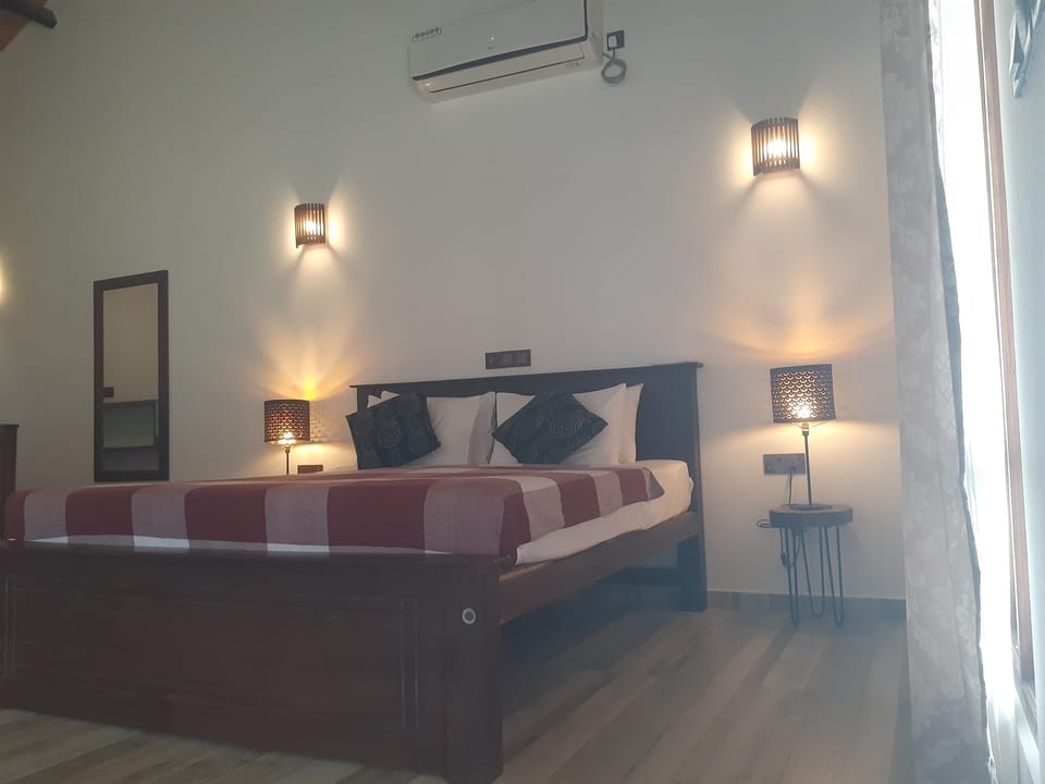 Standard Double Room | Iron/ironing board, bed sheets