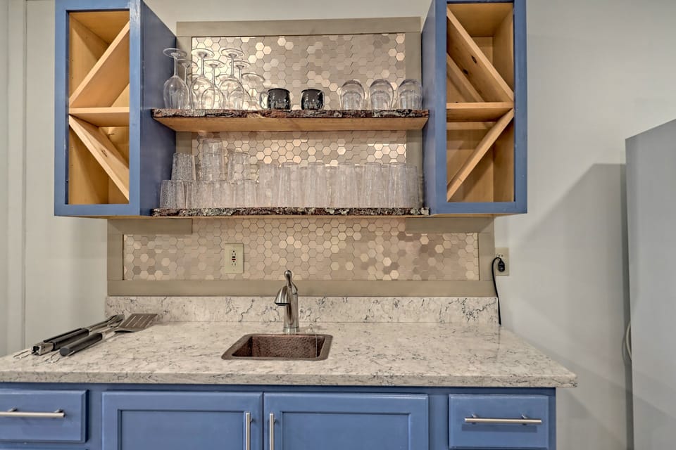 kitchenette off game room