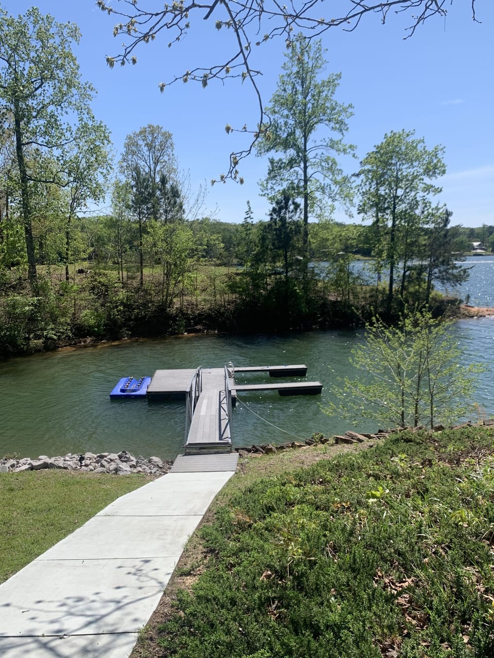 Our cove provides excellent protection from the wake of passing boats. 