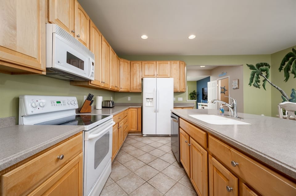 Plenty of Counter Space in this Kitchen