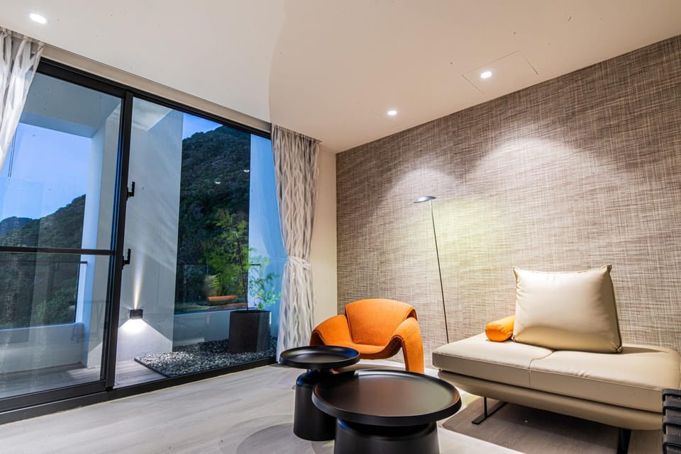 Standard Quadruple Room, 2 Queen Beds, Non Smoking, Ocean View | Living room | Flat-screen TV, Netflix, heated floors, streaming services
