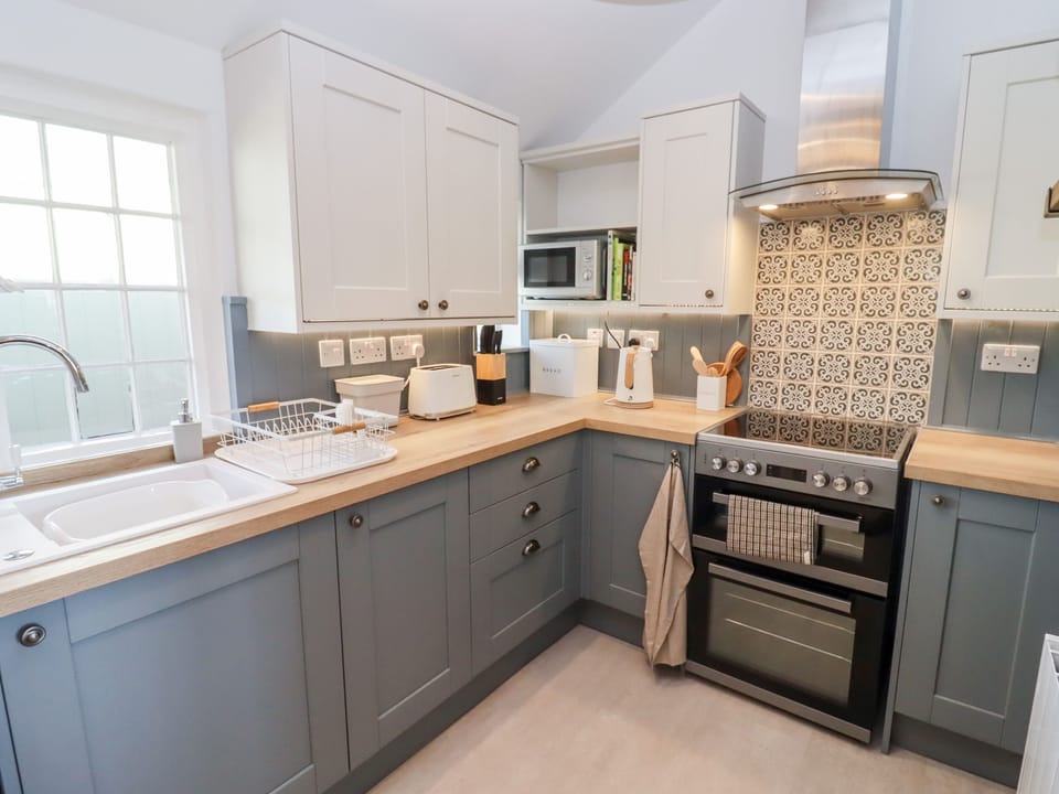 Fridge, dishwasher, electric kettle, toaster