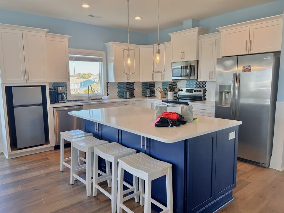 Bar area in kitchen