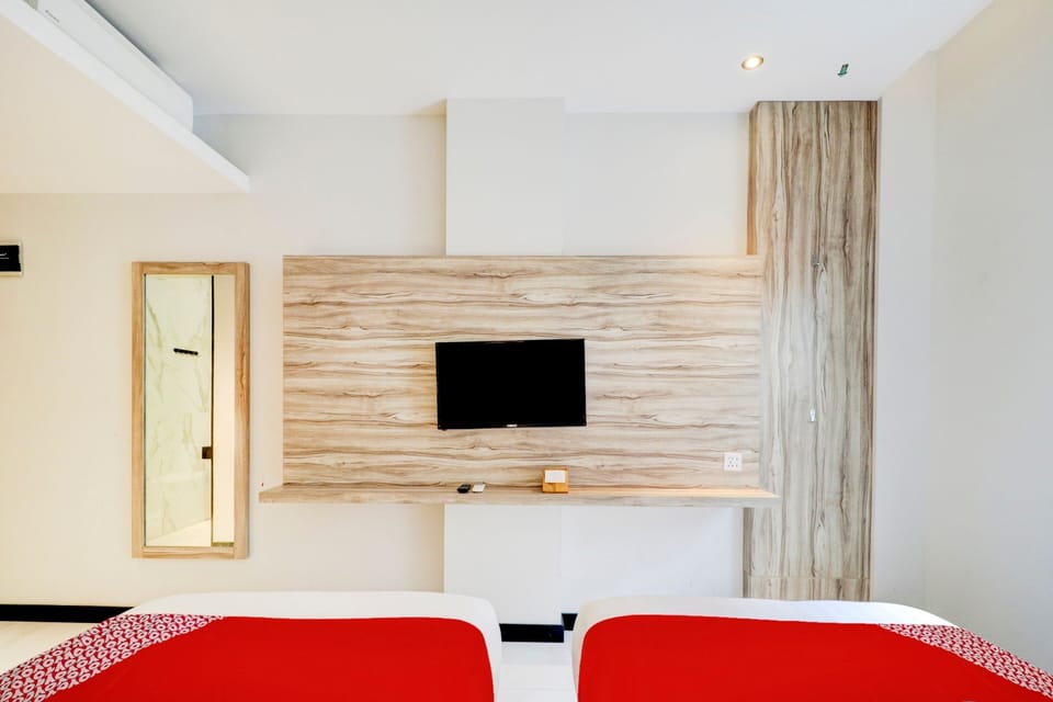 Deluxe Twin Room | Desk, laptop workspace, free WiFi, bed sheets