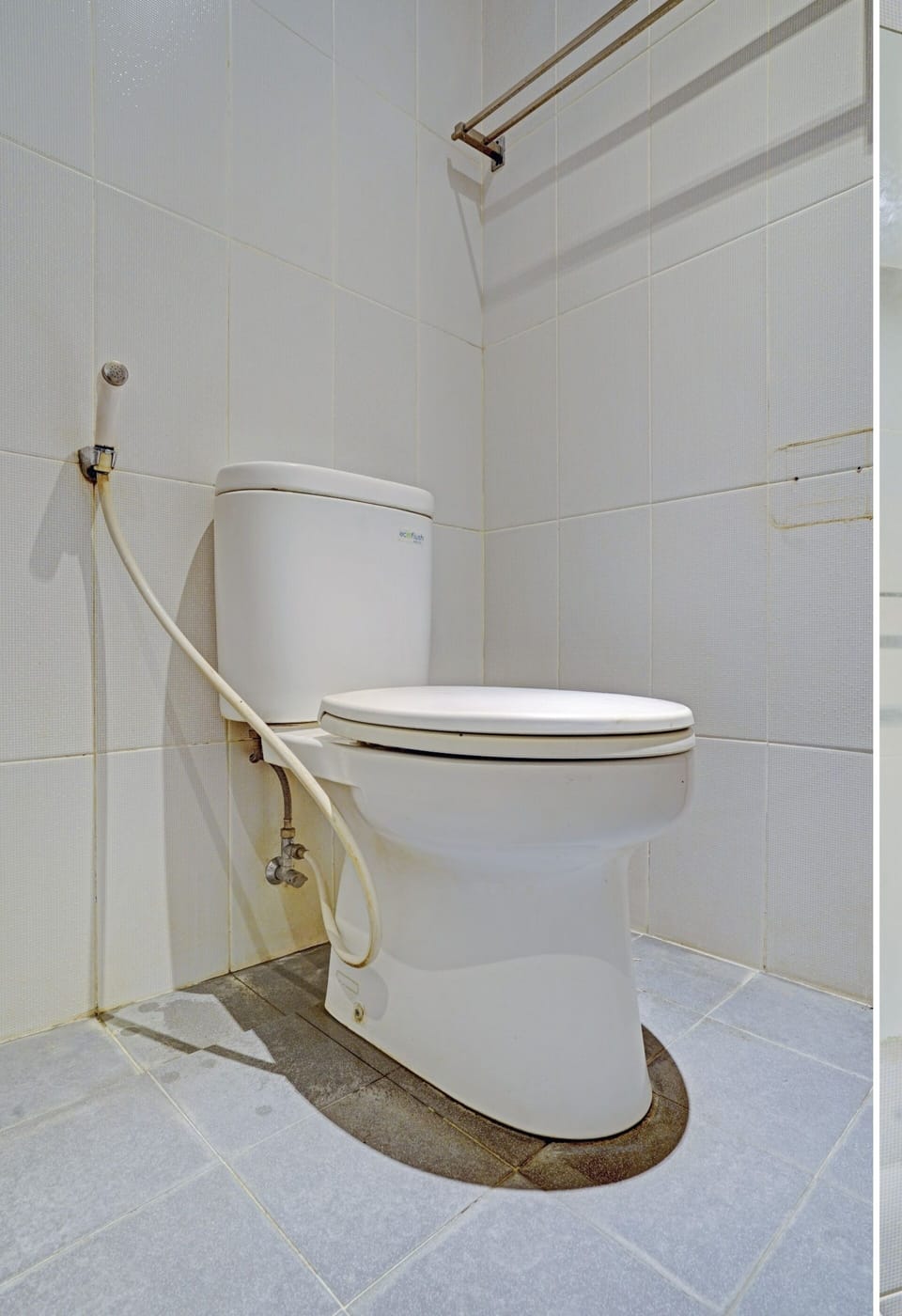 Rainfall showerhead, free toiletries, soap, shampoo