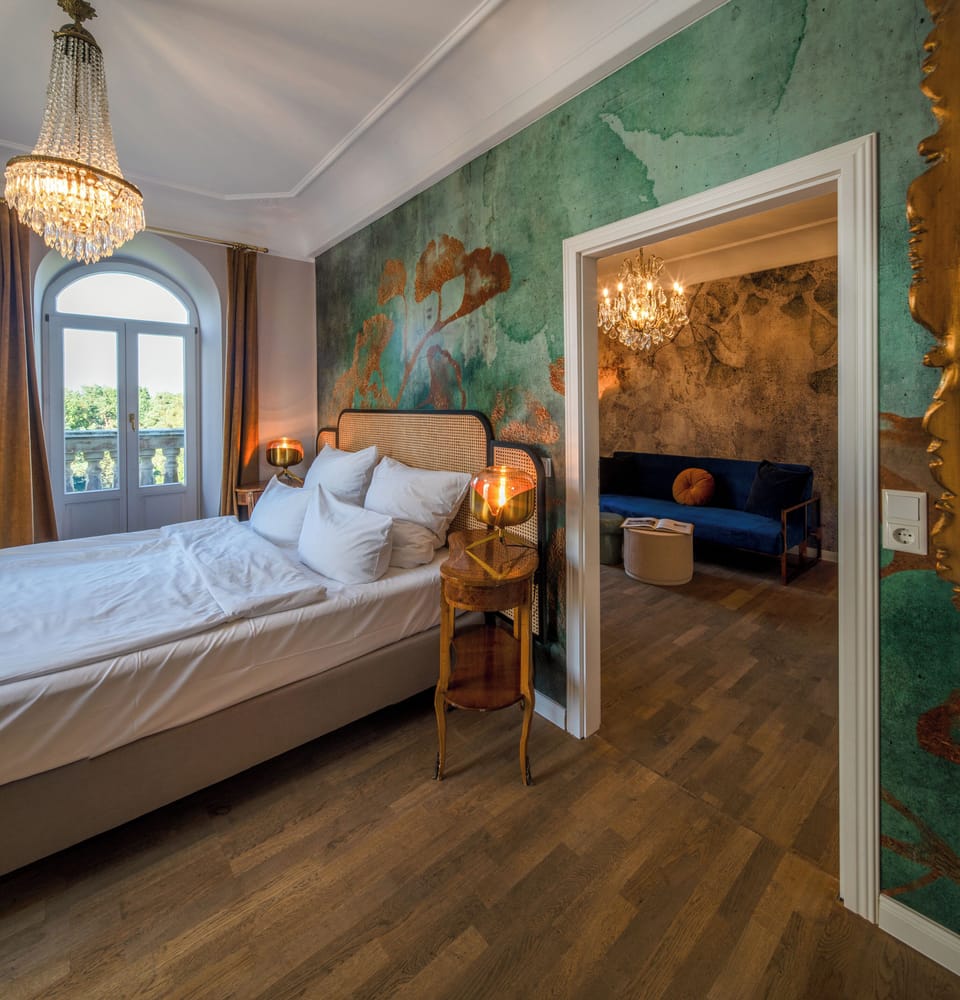 Junior Double Room | Cribs/infant beds, free WiFi, bed sheets