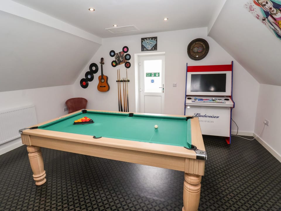 Cottage | Interior