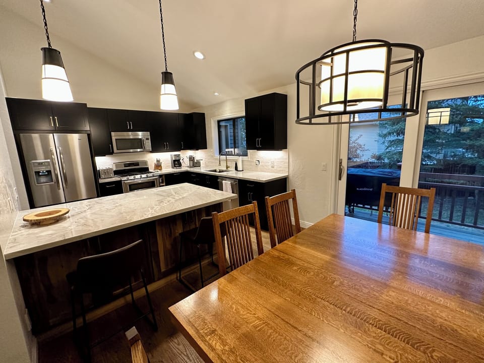 New, fully equipped kitchen with large island 