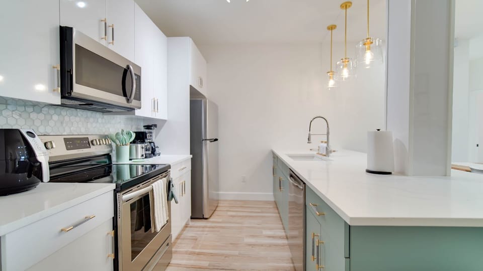 Full Kitchen stocked with all necessities, including coffee,cookware and toaster
