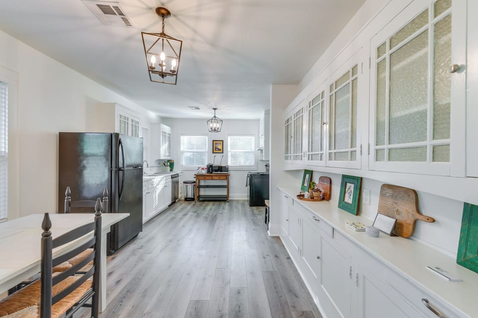 Kitchen | Dining Area