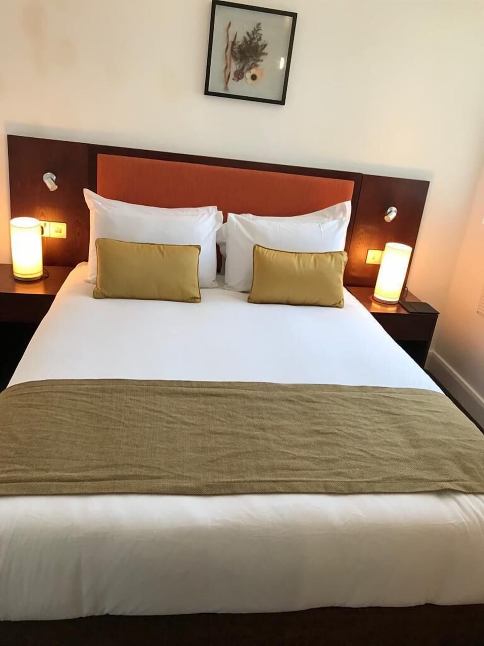 Deluxe Double Room | In-room safe, iron/ironing board, free WiFi
