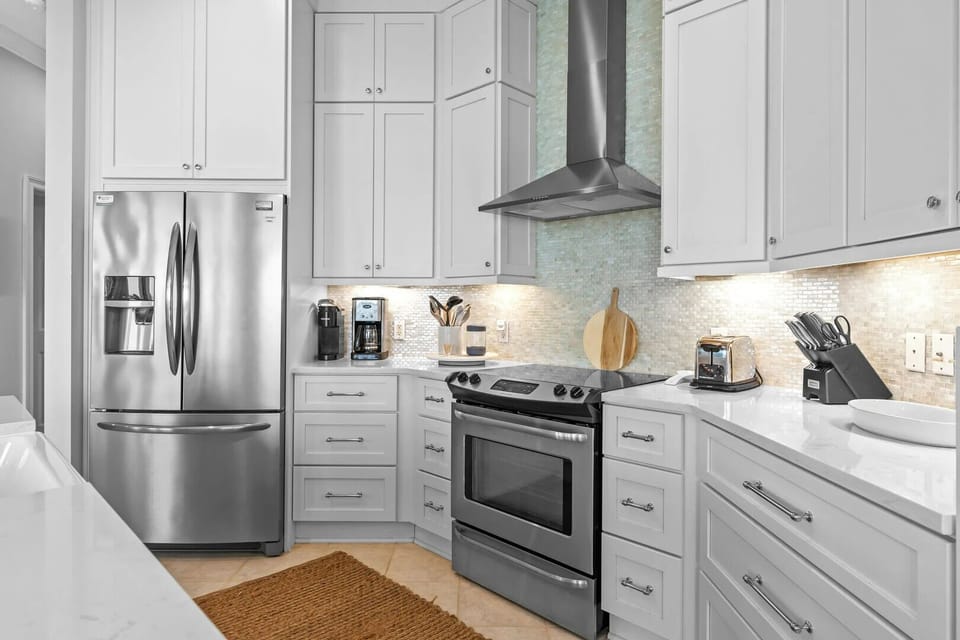 Fully stocked with reliable utensils and appliances.