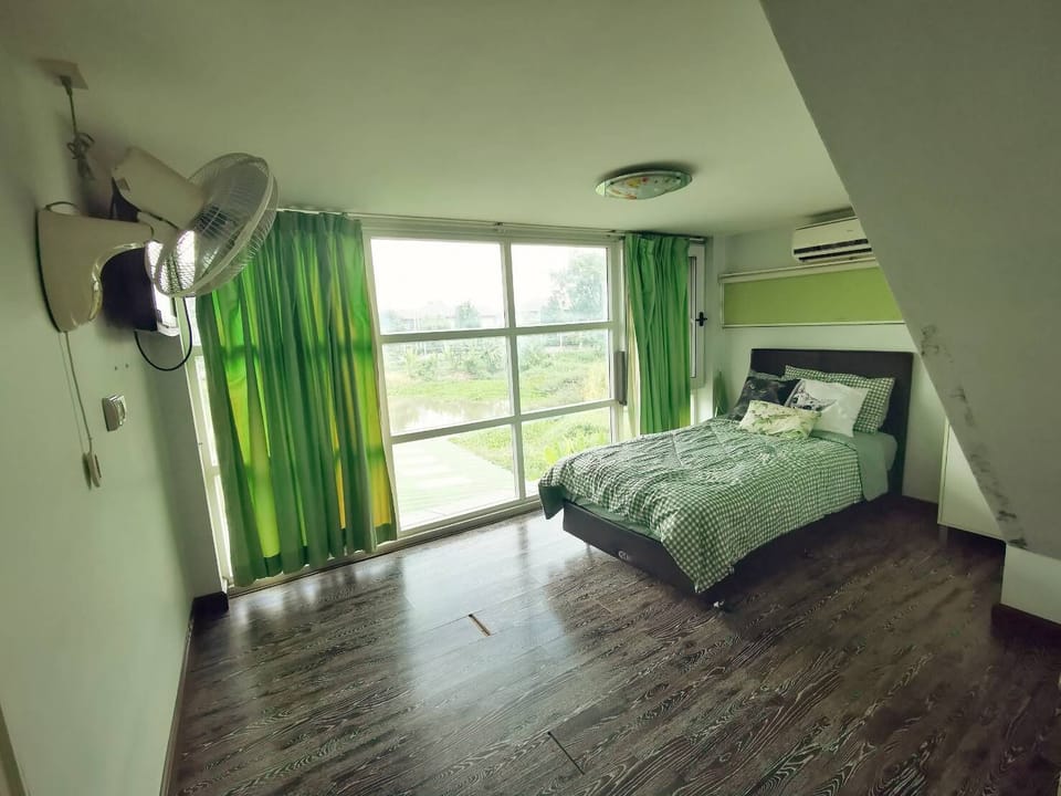 Standard Apartment | 3 bedrooms, blackout drapes, free WiFi