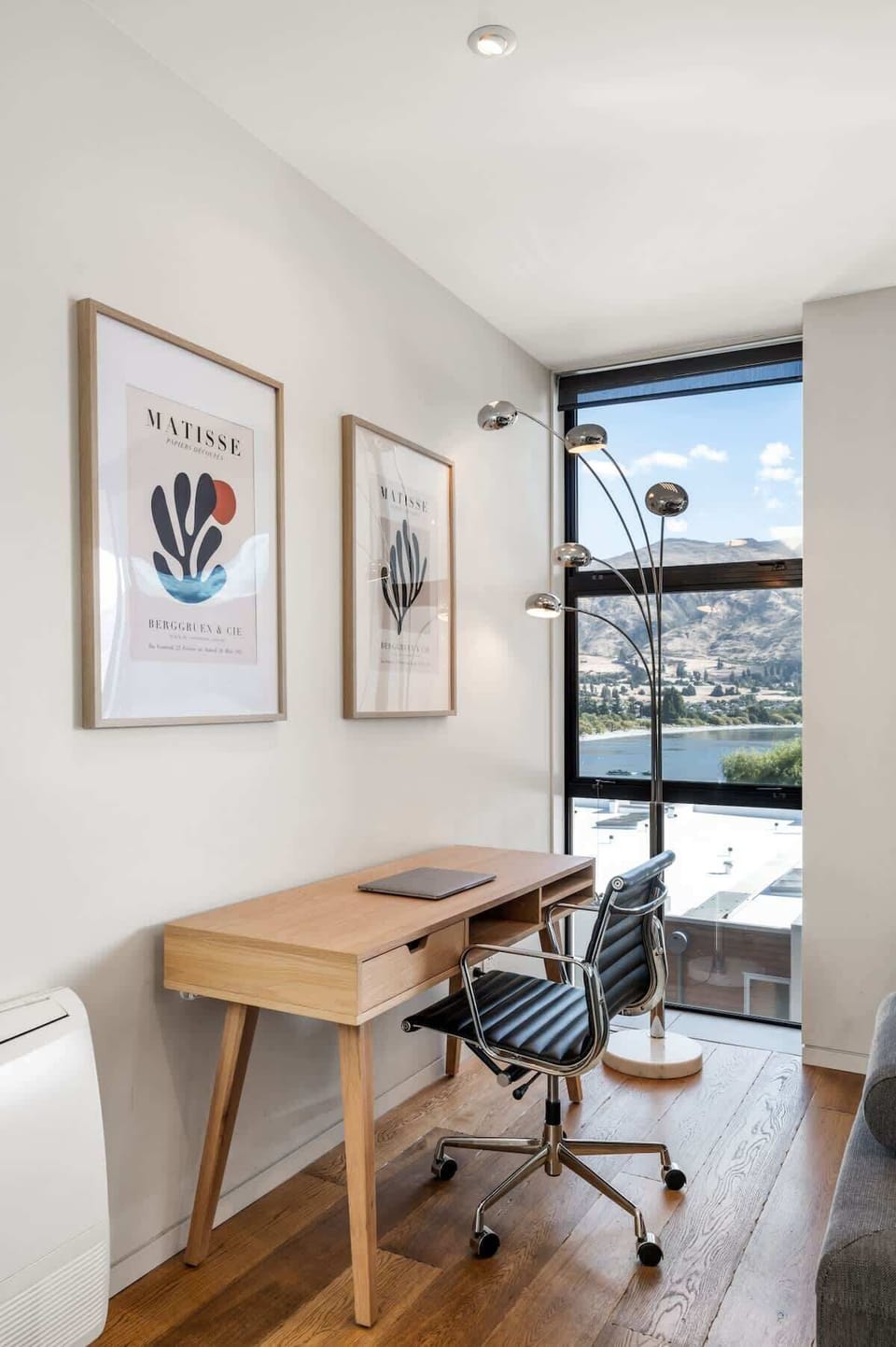 Laptop friendly workspace