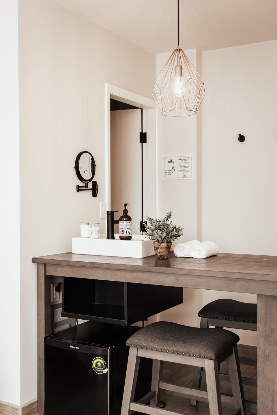 Bathroom sink
