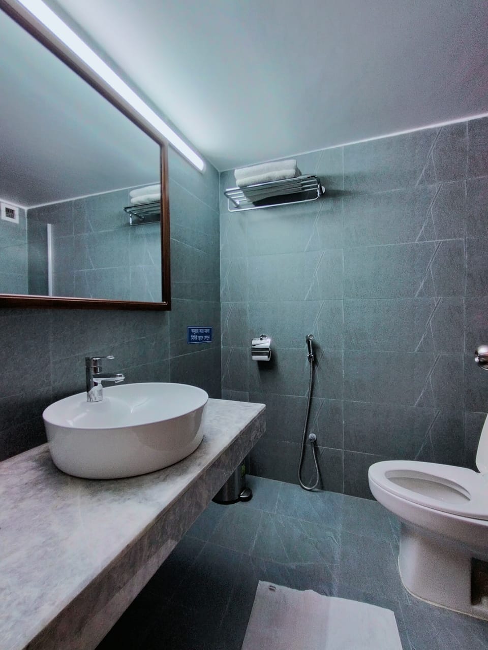 Deluxe Twin Room | Bathroom