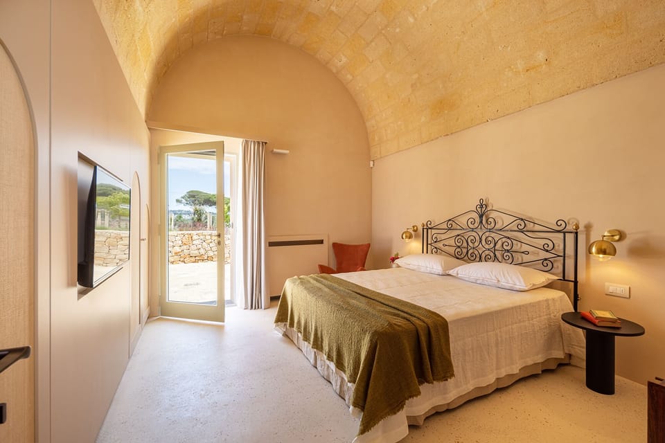 Classic Room | Egyptian cotton sheets, premium bedding, down comforters