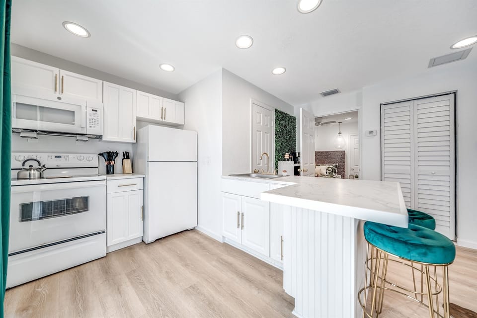 Fully stocked kitchen with all the basics plus more