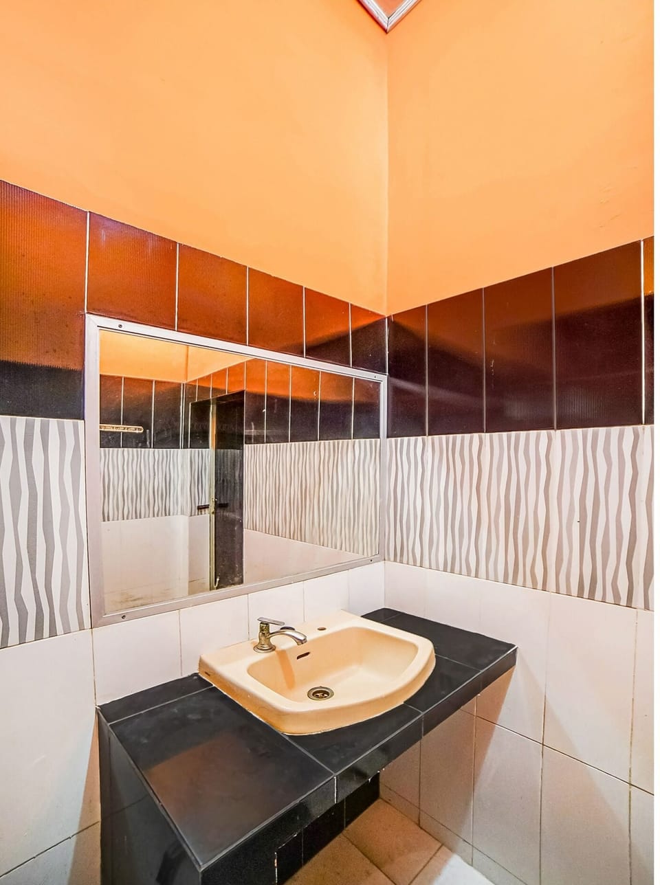 Deluxe Villa | Bathroom | Shower, rainfall showerhead, soap