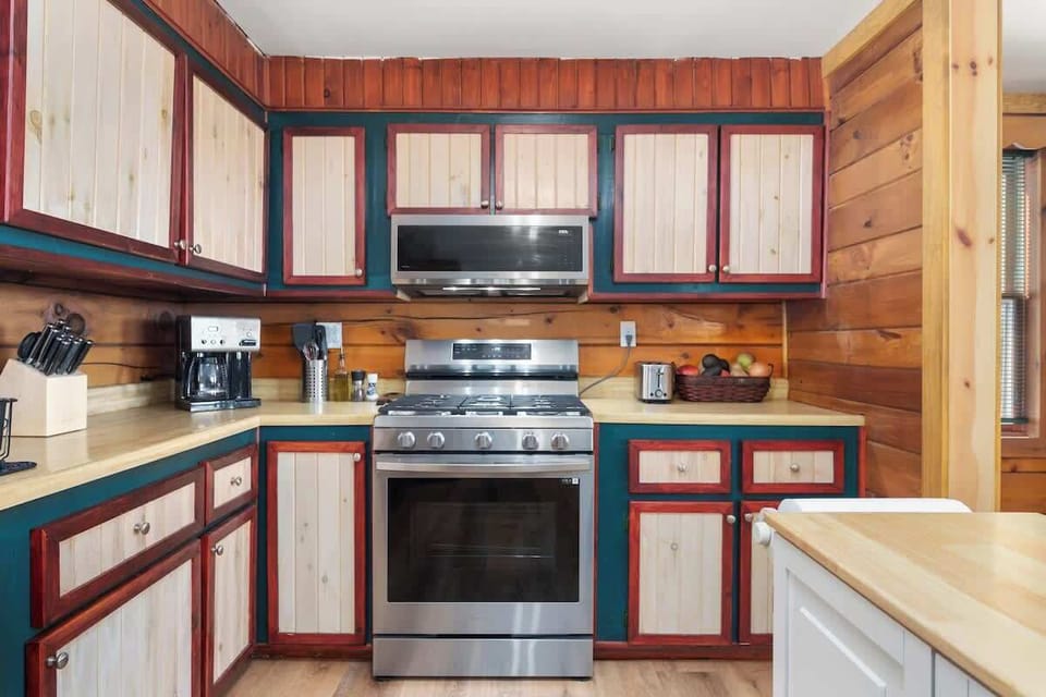Quality appliances with built in oven air fryer!