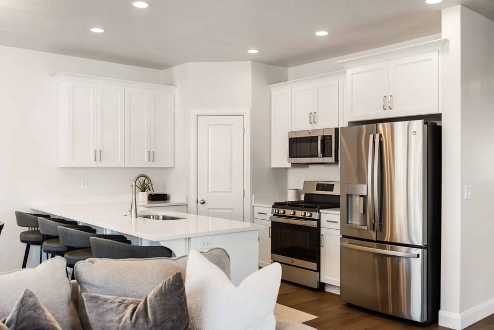 House, 3 Bedrooms | Private kitchen | Fridge, oven, coffee/tea maker, toaster