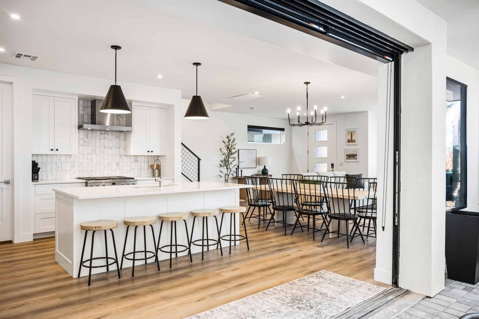 House, 5 Bedrooms | Private kitchen | Fridge, oven, coffee/tea maker, toaster