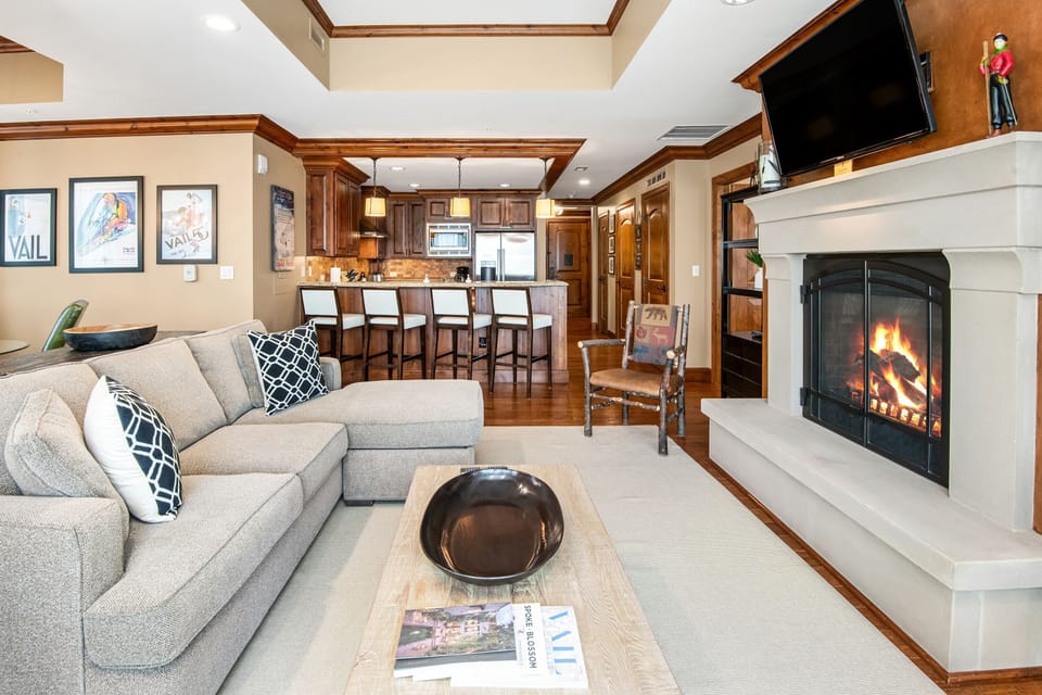 Condo, 2 Bedrooms | Living area | Smart TV