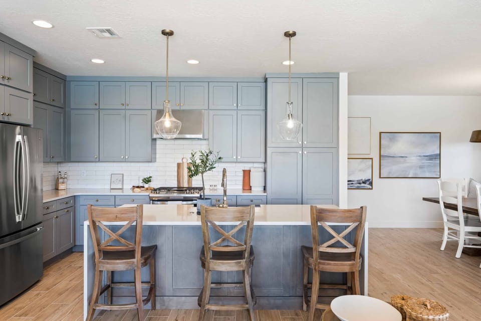 Townhome, 5 Bedrooms | Private kitchen | Fridge, oven, coffee/tea maker, toaster