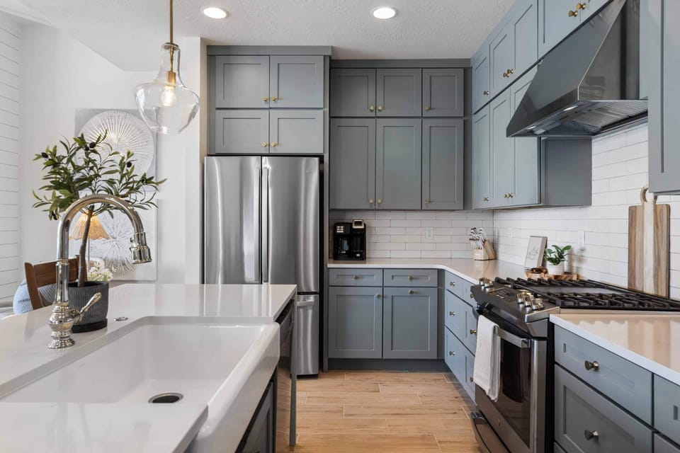 Townhome, 5 Bedrooms | Private kitchen | Fridge, oven, coffee/tea maker, toaster