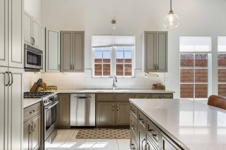 House, 2 Bedrooms | Private kitchen | Fridge, oven, coffee/tea maker, toaster