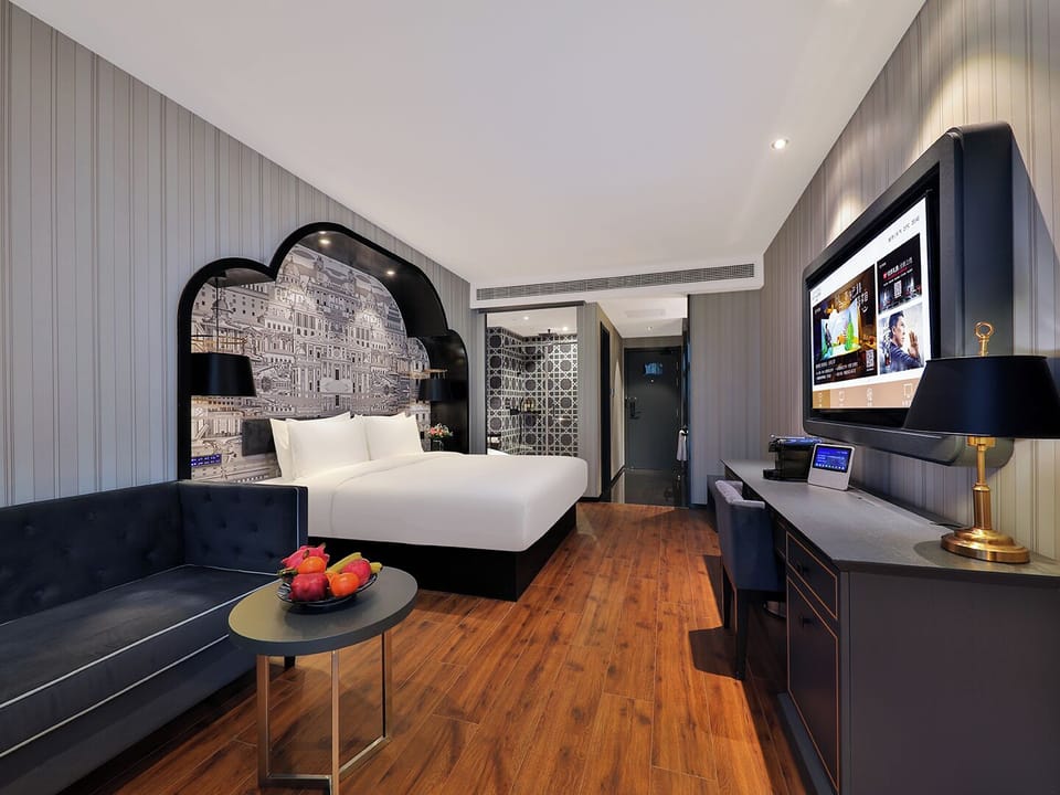 Luxury Double Room | Minibar (free items), WiFi (free), bed sheets