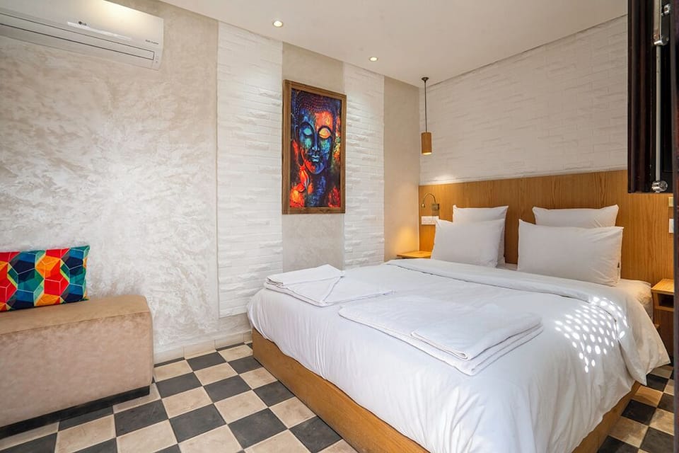 Comfort Room, Terrace | In-room safe, individually decorated, individually furnished