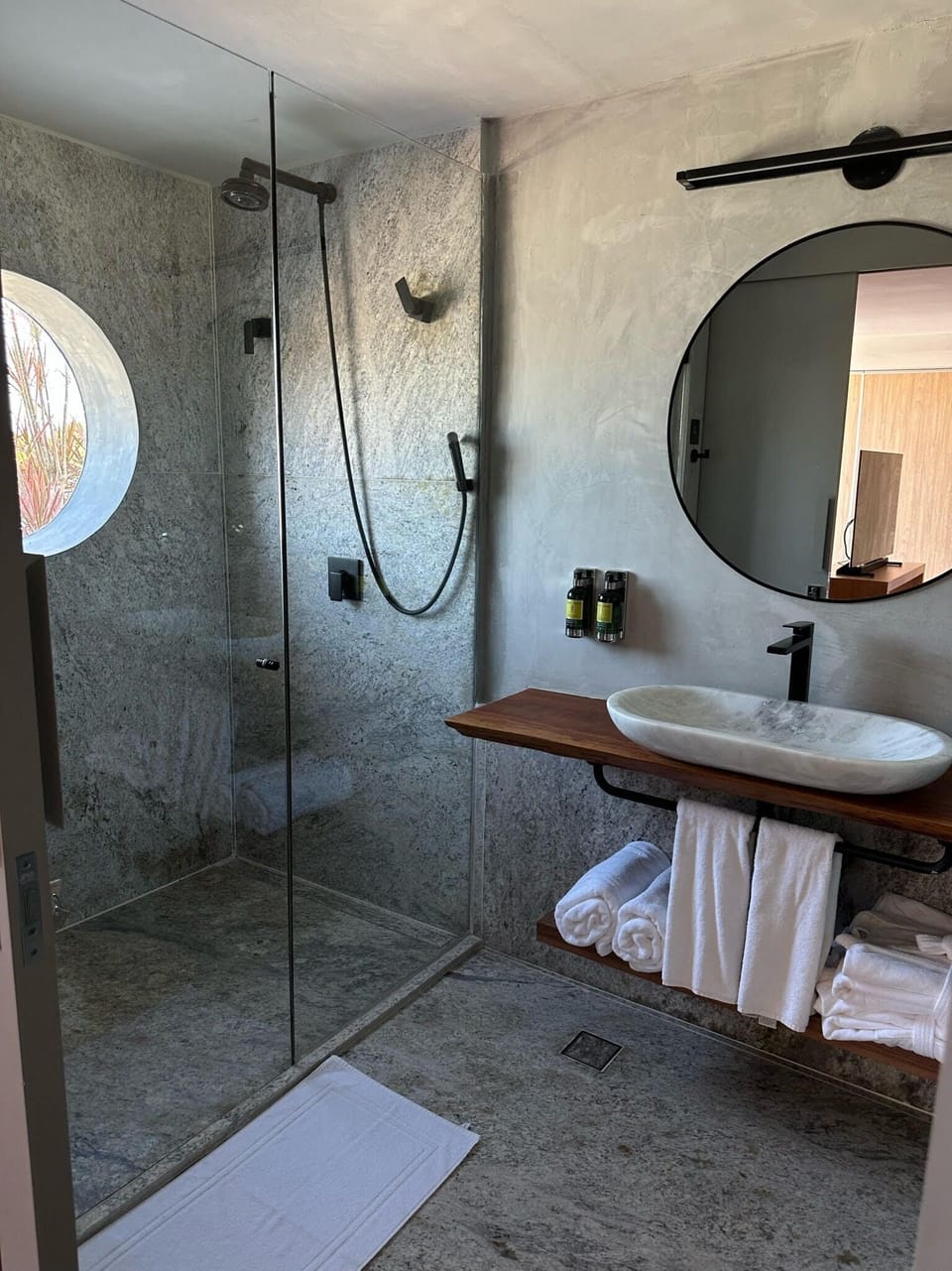 Ocean View Premier | Bathroom | Hair dryer, bathrobes, bidet, towels