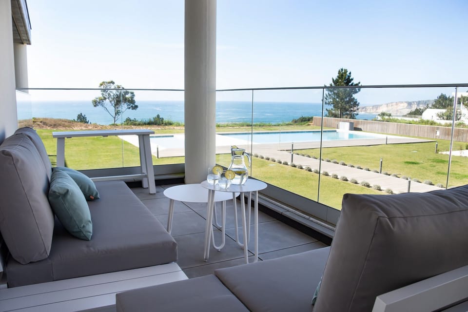 Two bedroom holiday flat in closed condominium in Nazaré