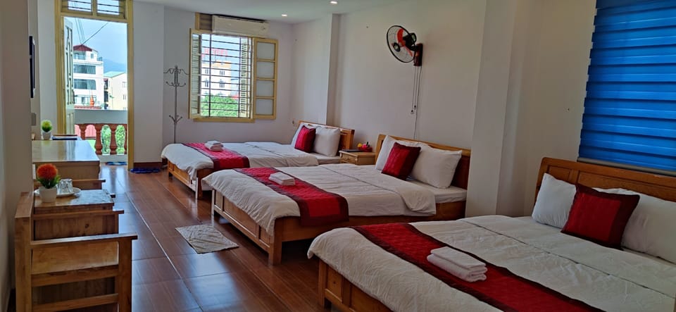 Panoramic Room | Individually decorated, individually furnished, desk, laptop workspace
