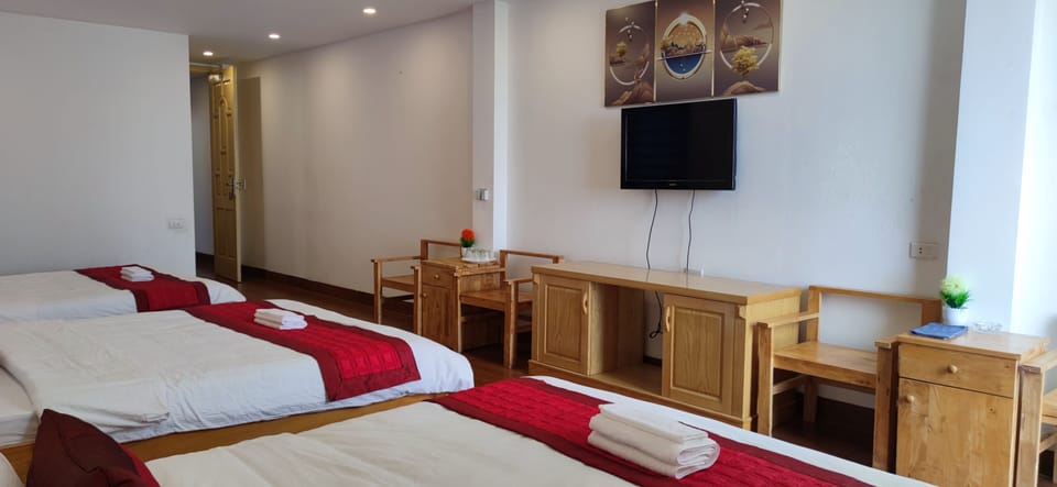 Panoramic Room | Individually decorated, individually furnished, desk, laptop workspace
