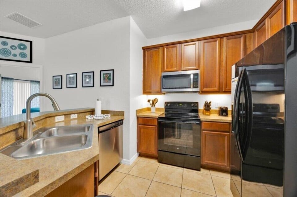 Full Kitchen