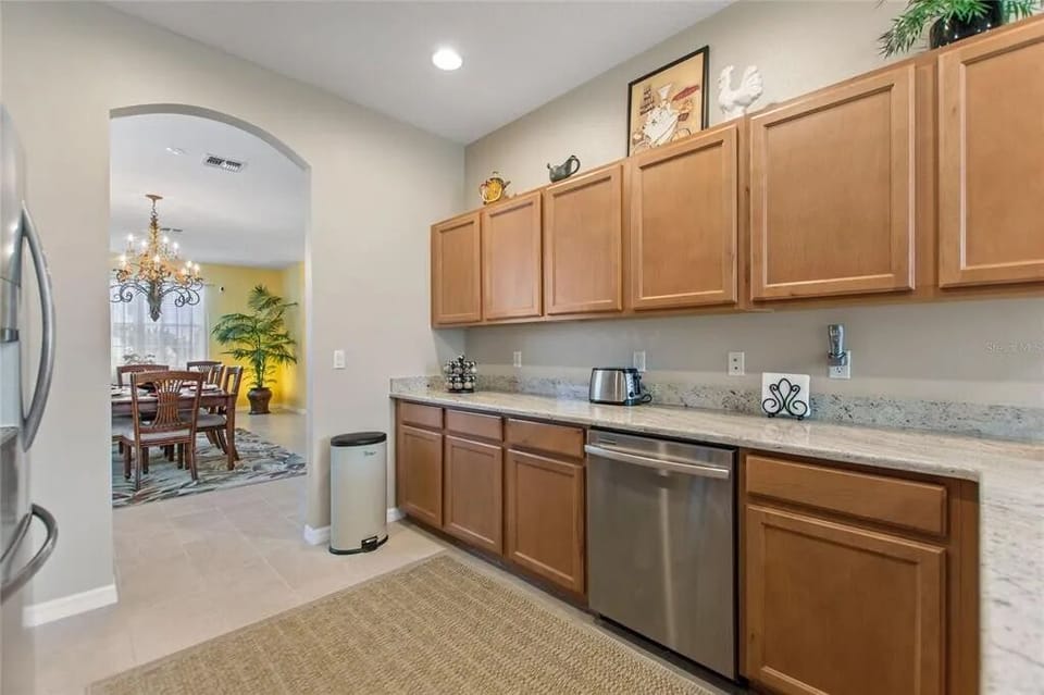 8-Kitchen.jpg