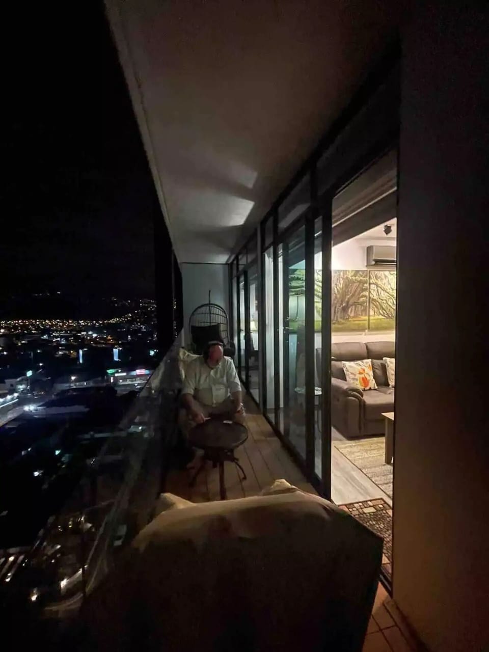 Spectacular 10 meter balcony, the biggest in the building, with 2sitting Cocoons
