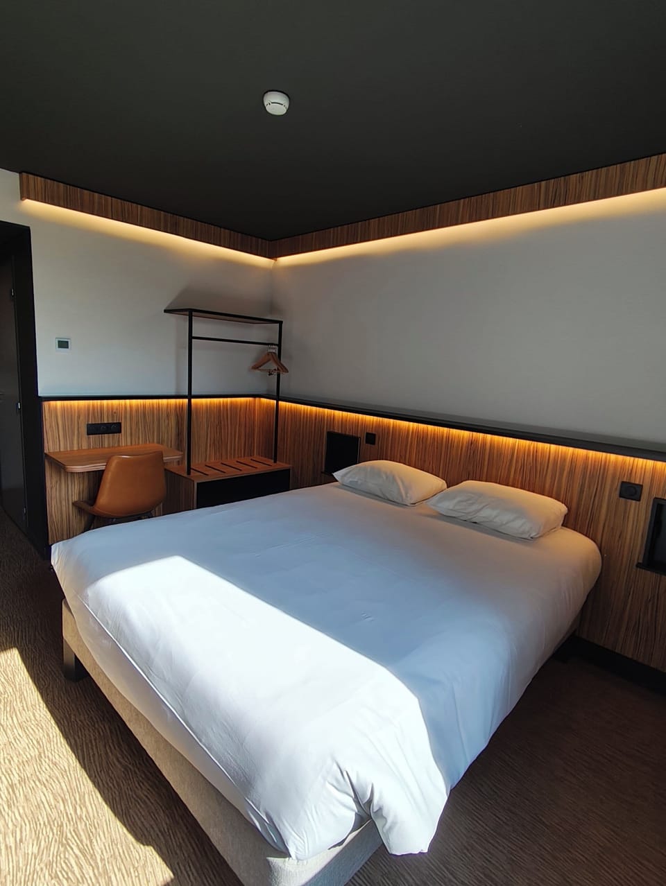 Double Room, Non Smoking | Desk, soundproofing, iron/ironing board, free WiFi