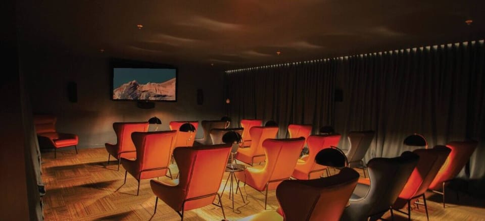 Shared building cinema is an alternative at your fingertips for watch a movie.
