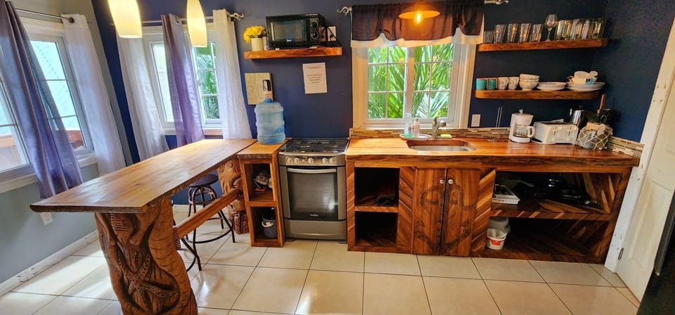 Full Kitchen
