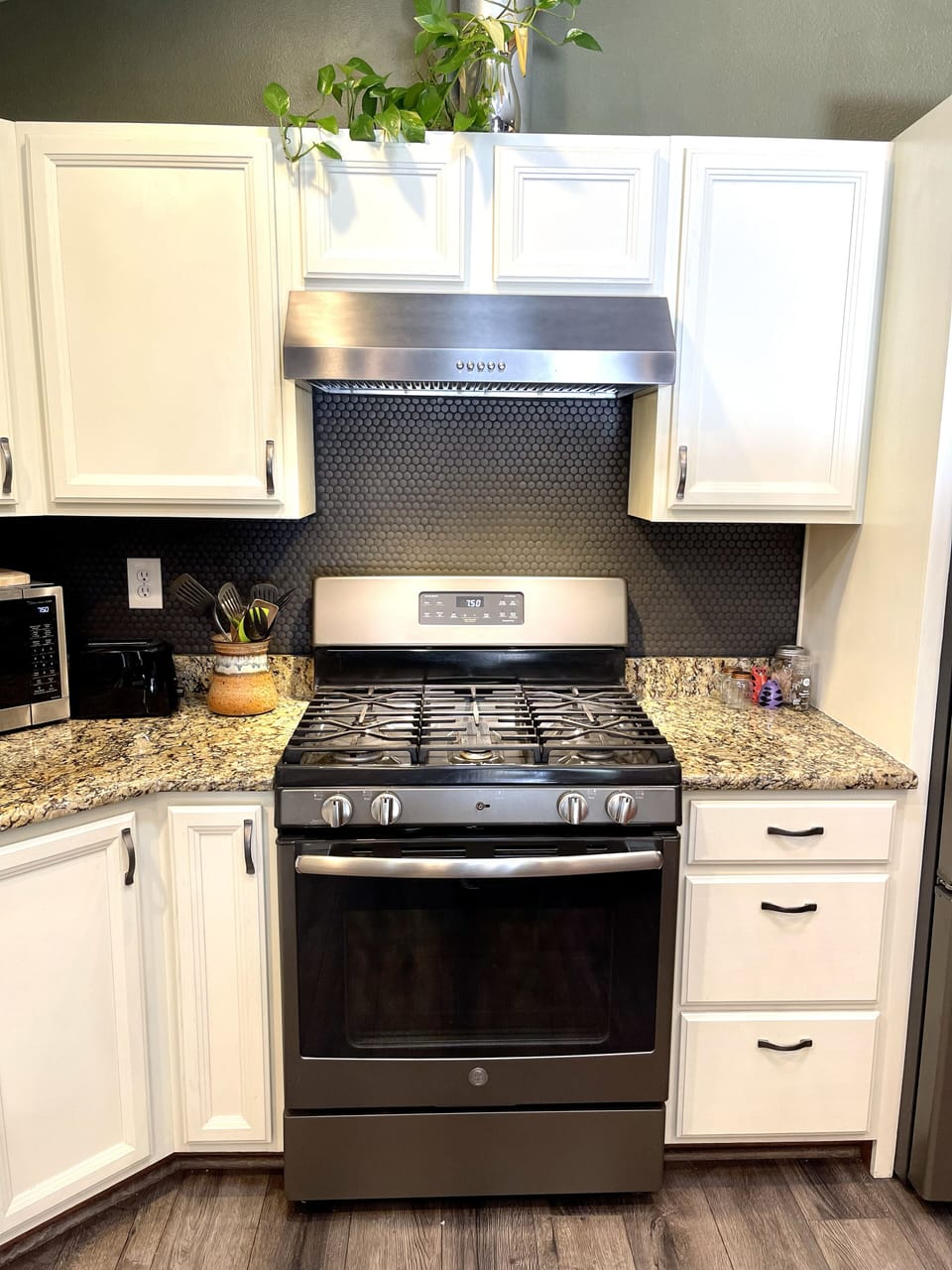 Nice appliances and fully stocked kitchen