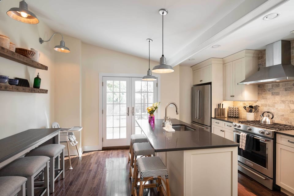 Kitchen | Cooking Basics | 2 Breakfast Bars | High Chair
