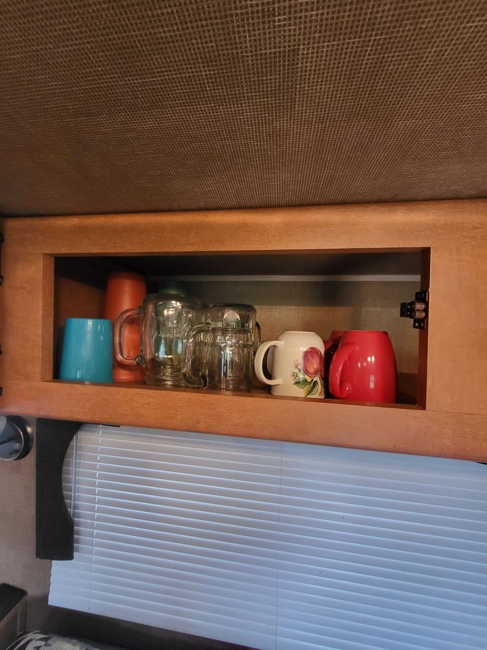 Stocked Glasses & Mugs