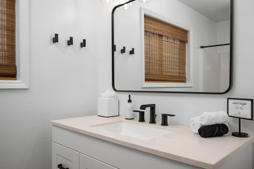 With 2.5 bathrooms everyone staying here has ample privacy.
