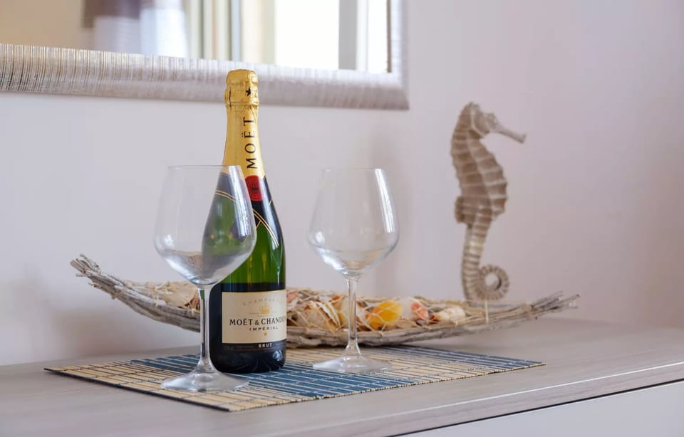 Villa, 2 Bedrooms, Accessible, Smoking | Food and drink