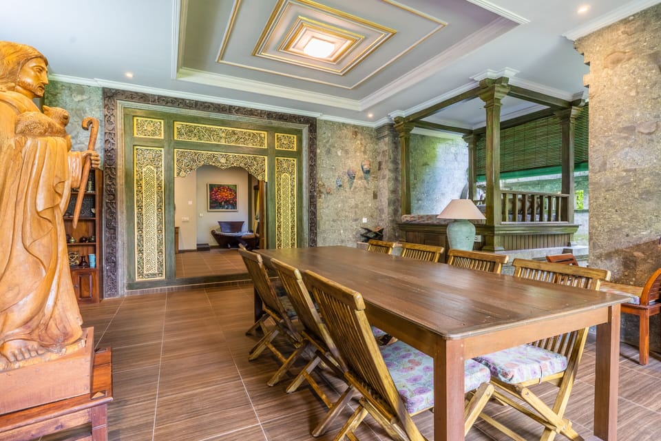 Honeymoon Suite | Living area